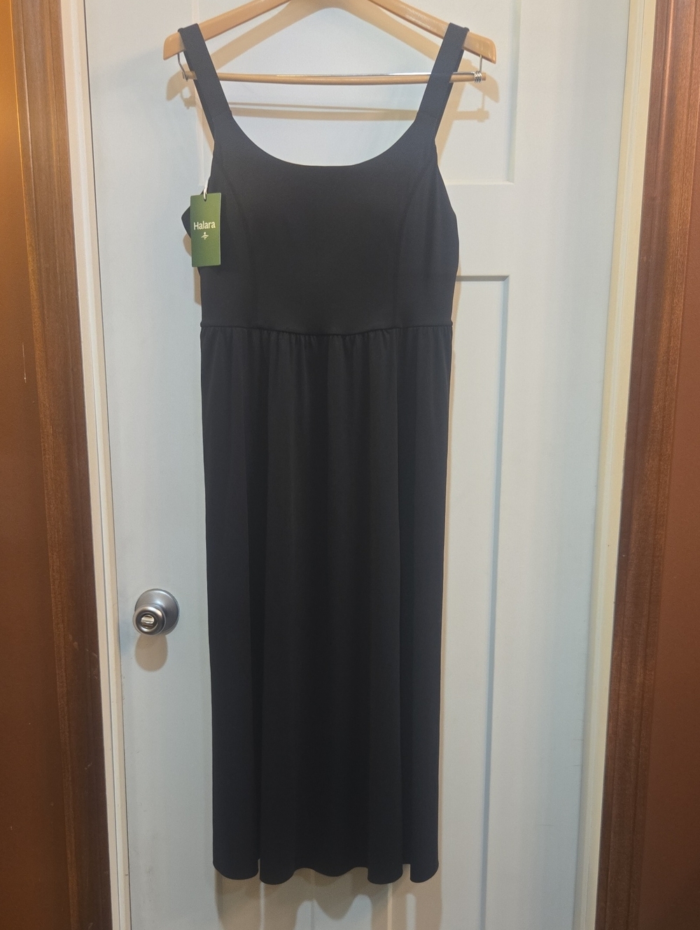 HALARA Black Sleeveless Scoop-Neck Dress W Pockets & Crisscross Back Size Large